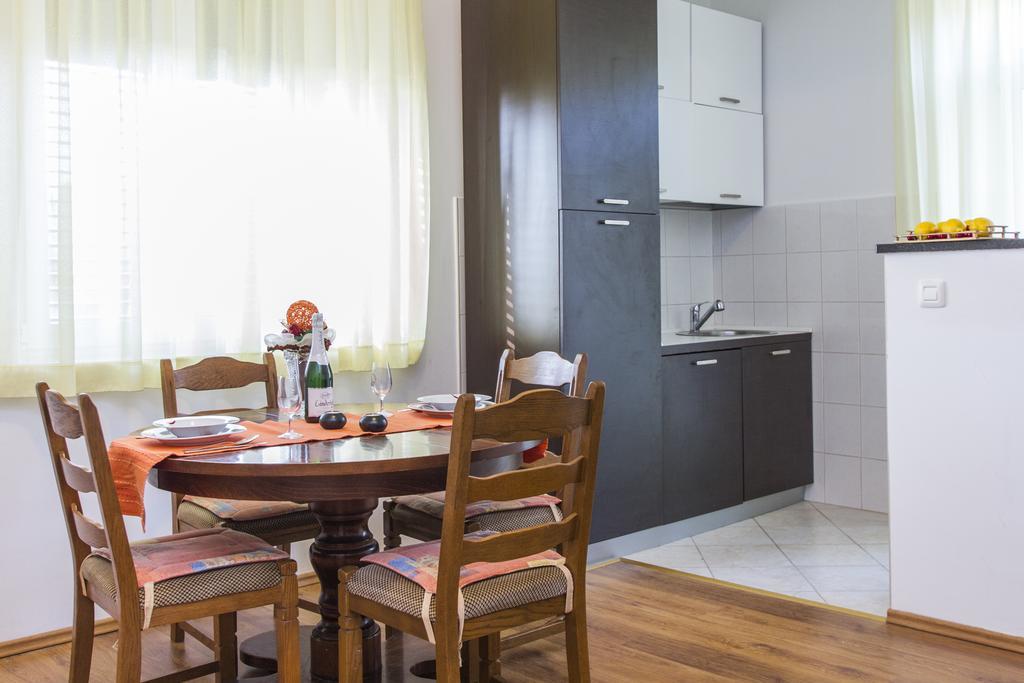 Apartment Amber Koromačno Quarto foto